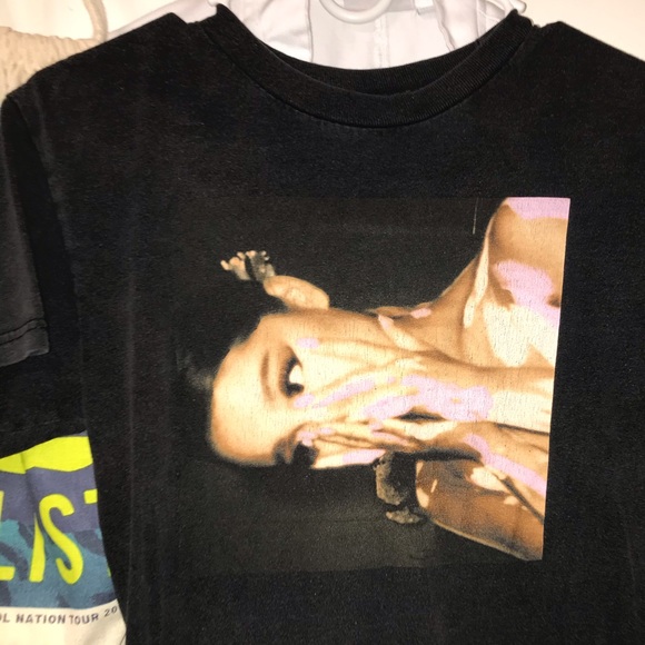 Ariana Grande Graphic Tee 